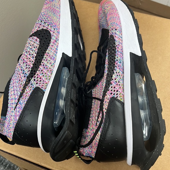 Nike flynit racer mens 10.5/womans 12 - Picture 8 of 8